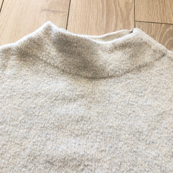Uniqlo Wool Blend Mock Neck Sweater in White Light Grey Heather Size S - Picture 4 of 10